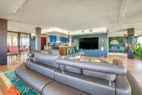 Luxe Dtwn Reno Penthouse ~ 3 Mi to Casinos! - Condos