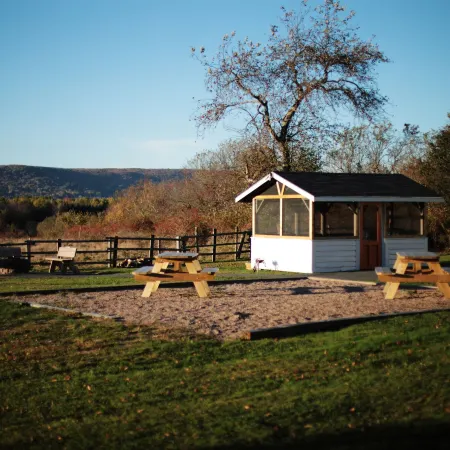 Carleton Inn & Cottages