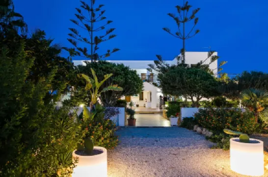 Hotel Ristorante Cavalluccio Marino Hotel dekat Pantai Spiaggia dei Conigli