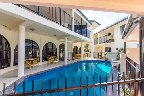 Villa Capri Motel - parking