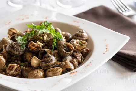 Logis Hôtel & Restaurant le Pardaillan Отели в г. Курансан