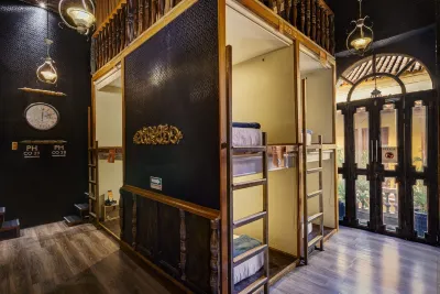 The Clock Hostel & Suites Hôtels à : 