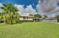 Heated Pool & 4-in-1 Grill: Spring Hill Haven! - chambre d’hôtes