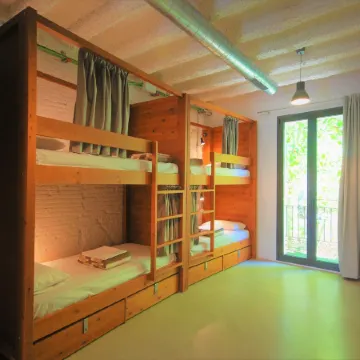 Ten to Go Hostel
