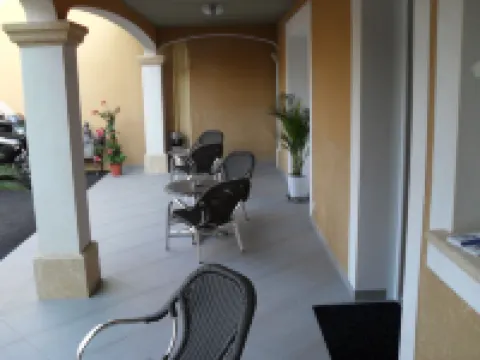 Hôtel l'Anvia โรงแรมในBollene