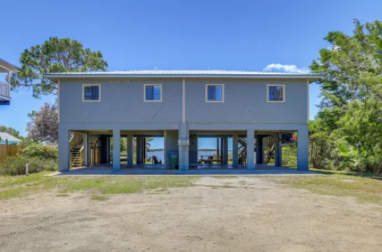Waterfront Cedar Key Duplex Home: Grill & Dock!