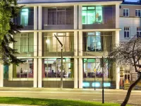 Hotel Aristo Hotels near Town Hall