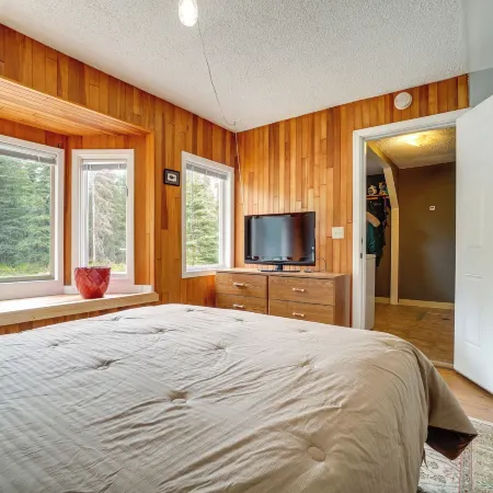 Convenient Kenai Apt - 3 Mi to Beach and Fishing