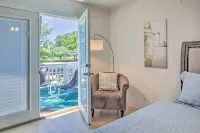 Waterfront Onalaska Retreat w/ Private Dock! - parking