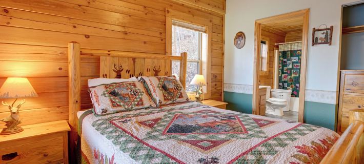 Cozy Deer Glen' Cabin w/ Private Hot Tub & Porch! Hotels in Swain County