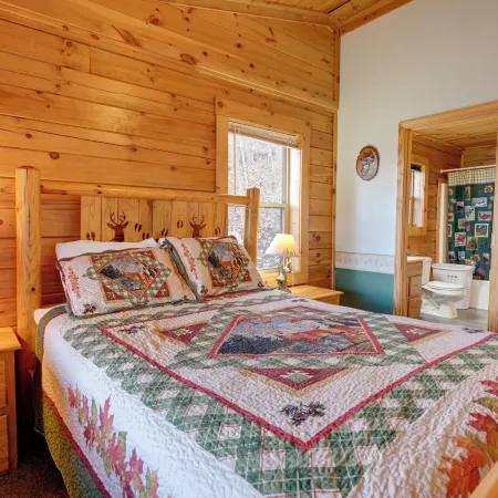 Cozy Deer Glen' Cabin w/ Private Hot Tub & Porch!