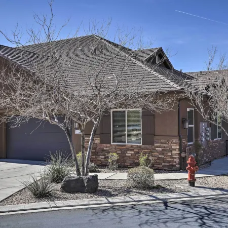 Sleek Home Patio, Gas Grill and Access to Pool