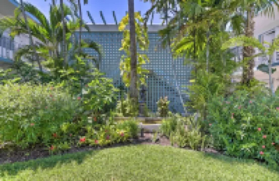 Coastal Downtown Naples Condo - Walk to the Beach!