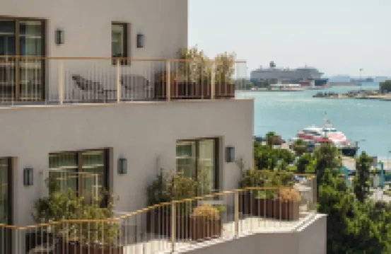 Mitsis N'U Piraeus Port Hotel di 