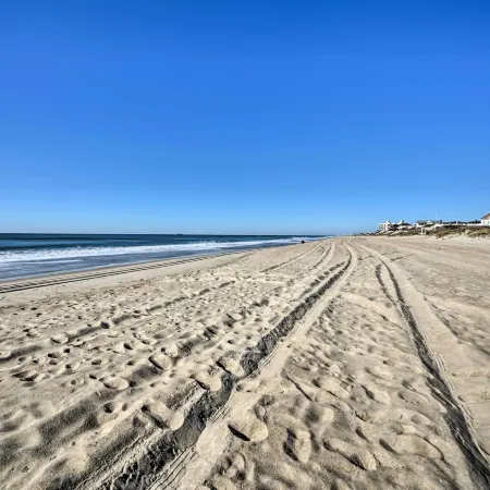 Emerald Isle Escape Walk to Ocean