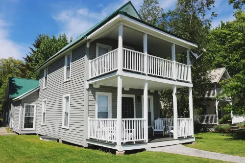 Sweet Mary 2 Bedroom Home by RedAwning - Pet friendly