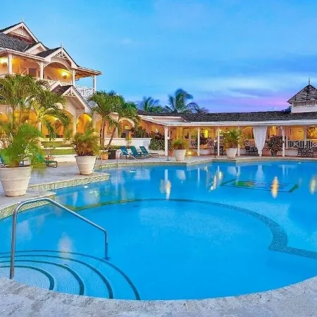'Sweet Dream' Villa w/ Private Pool in Sugar Hill!