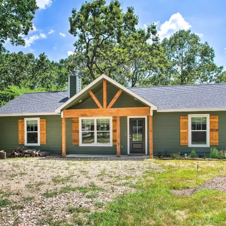 Charming Lake Fork Cottage w/ Screened-in Porch!