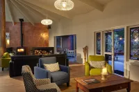 Awaroa Lodge Hotels in Pohara