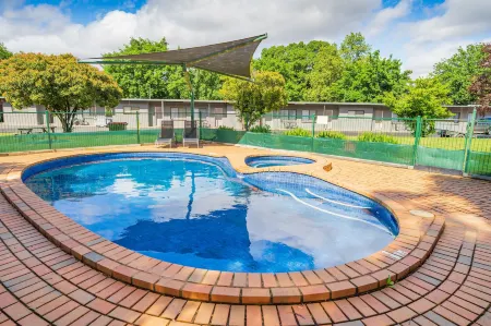 Castle Motel Отели рядом с достопримечательностью «Буда Хисторик Хоум & Гарден»