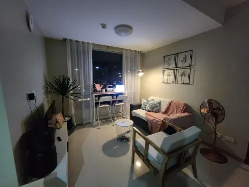 Panoramic Skyline Views Cozy Vibes Near It All - Apartments