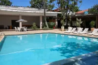Golden Tulip Guarujá - Antigo Delphin Surf Hotel