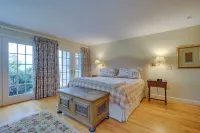Luxury Vacation Rental in the Berkshires! - parking