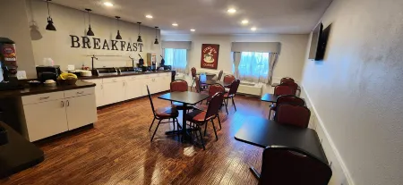 Ten Pin Inn & Suites