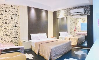 Maple Love Motel