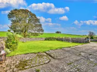 Gag Barn Hotels near National Trust - Granby Discovery Barn