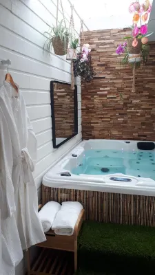 A l'Origine - Pool