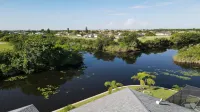 Phoenix, quite Area, Pool and great water few - Villaer