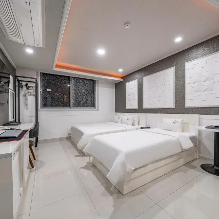 Incheon (Geomdan) Crystal Hotel