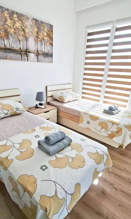 Deluxe Two Bedroom Condo & Pool on 5th Floor Отели в г. Петровец