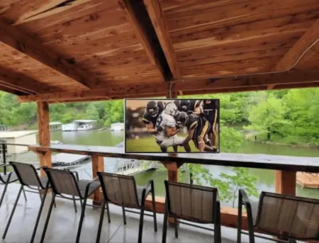 Lakefront-Hot tub-Boat Dock-Amazing Patio-RELAXING