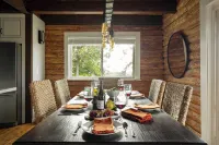 Chateau Syrah by AvantStay Picturesque Estate w Pool, Hot Tub, Pool Table & Table Tennis