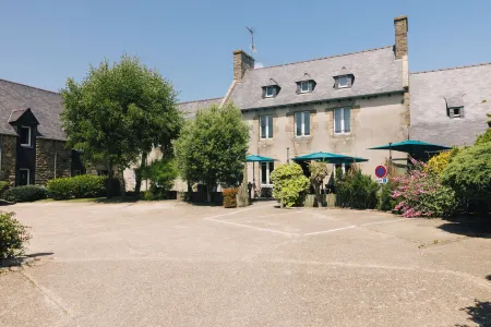 Logis Hôtel la Grassinais Saint-Malo Отели в г. Сен-Жуан-Де-Гере