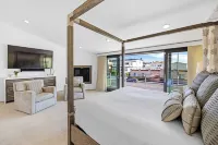 200 East Balboa Oceanview Rooftop Steps to Sand, Pier, Boardwalk & Dining