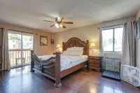 Spacious Aurora Retreat w/ Game Room + Hot Tub! - Homestays