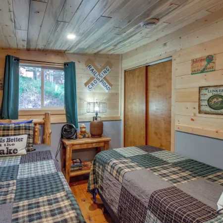 Pequot Lakes Cabin w/ Dock on Loon Lake!