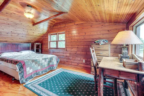 Dock, Fire Pit Historic Lakefront Cabin in Mercer - Pet friendly