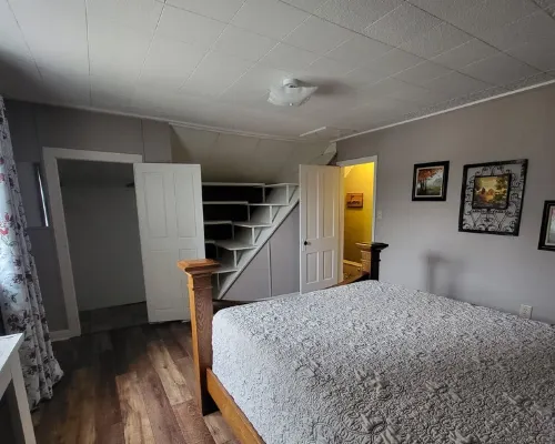 Charmer on 4th · 3Br/2BA · Downtown · Fire Pit · Fenced Yard · Enclosed Porch Các khách sạn ở Hồ Devils