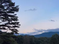 Cozy King Apt Suite w/ Fire Pit & Mountain Views