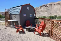 Starry Night Cabin 1-Bedroom with Loft and Mountain Views on US 93