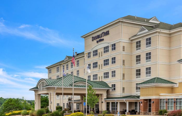 DoubleTree by Hilton Front Royal Blue Ridge Shadows