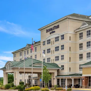 DoubleTree by Hilton Front Royal Blue Ridge Shadows