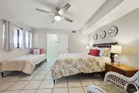 Hibiscus By the Sea - Stay for 5