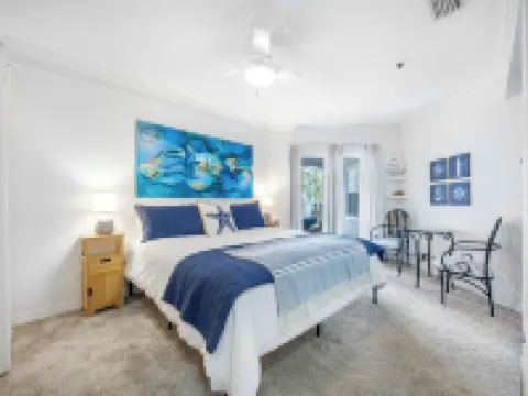 Ocean Hibiscus Retreat For 8 Hotels in Butler Beach