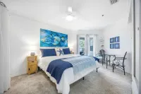 Ocean Hibiscus Retreat For 8 Hotels in Butler Beach