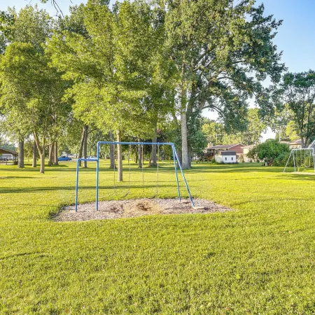 Walk to Spring Lake w/ Waterpark: Family Retreat!